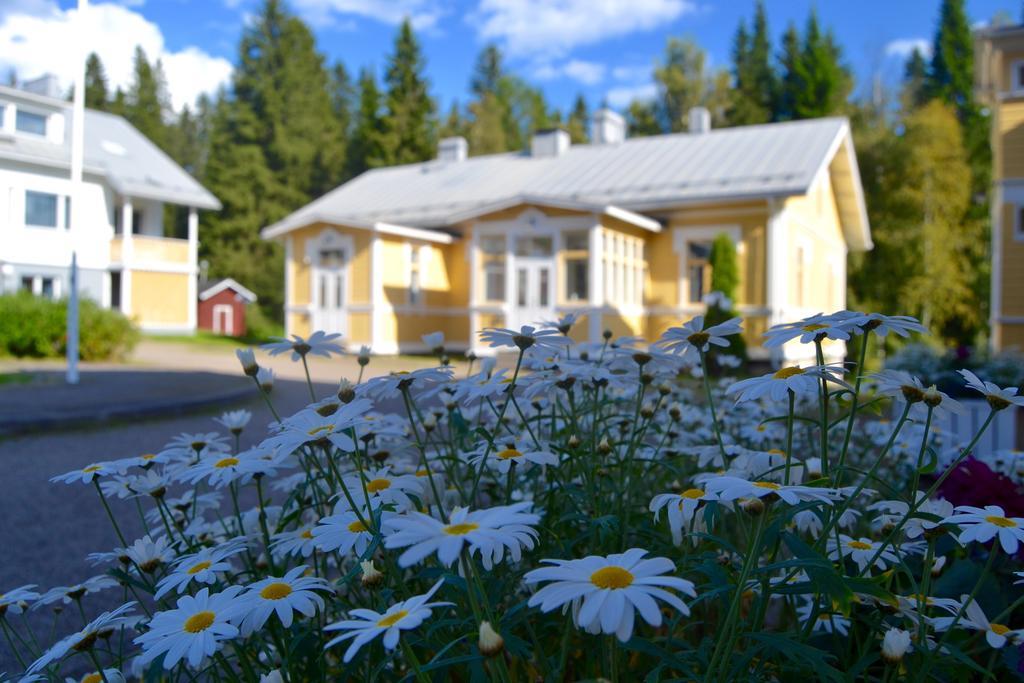 Karolineburg Manor House Hotel Каяани Экстерьер фото