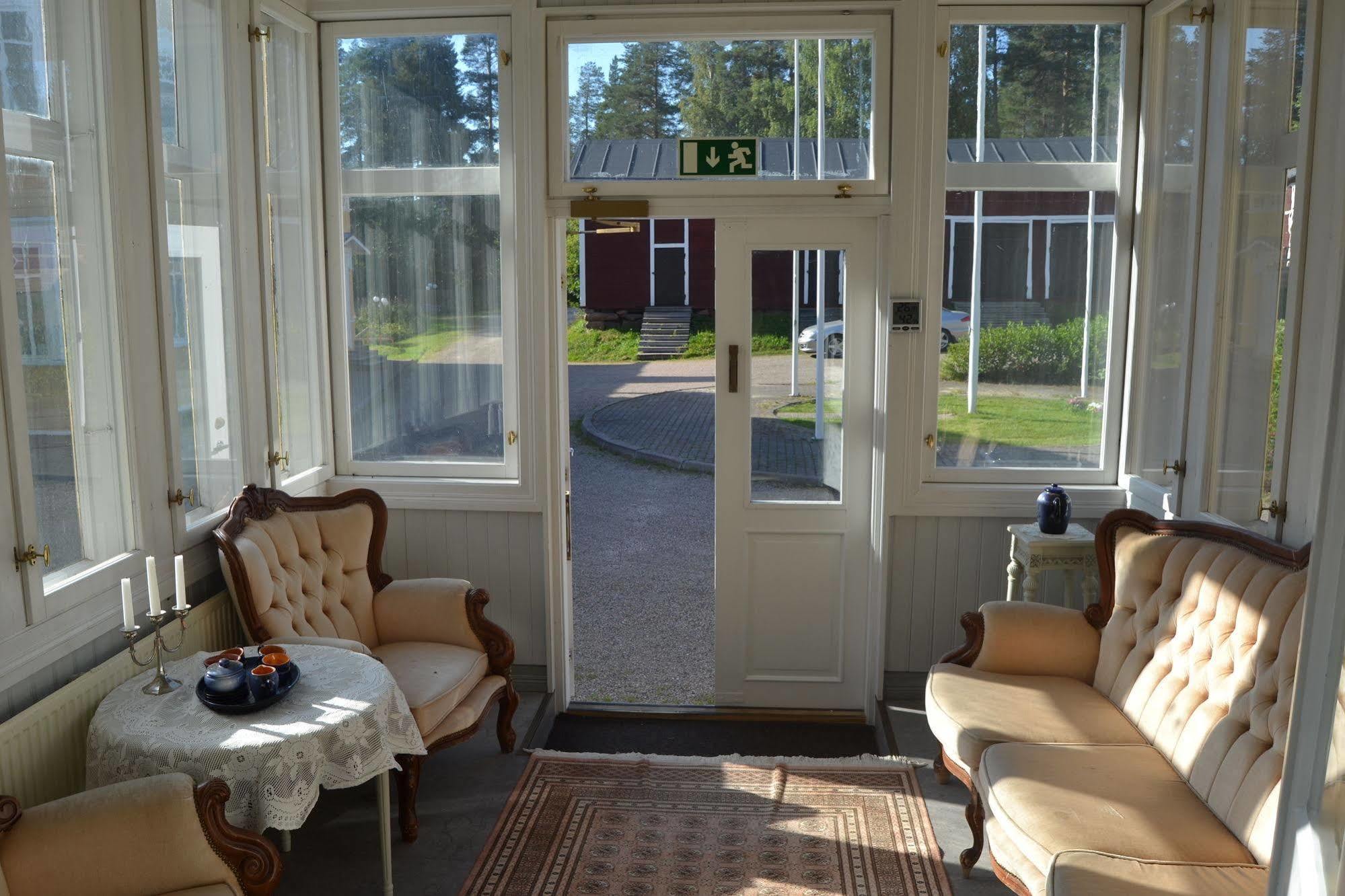 Karolineburg Manor House Hotel Каяани Экстерьер фото