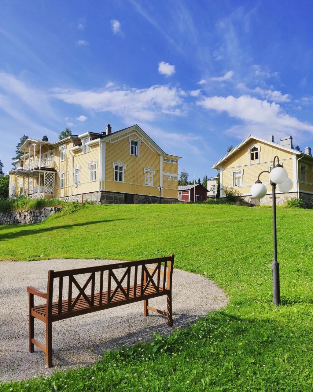 Karolineburg Manor House Hotel Каяани Экстерьер фото