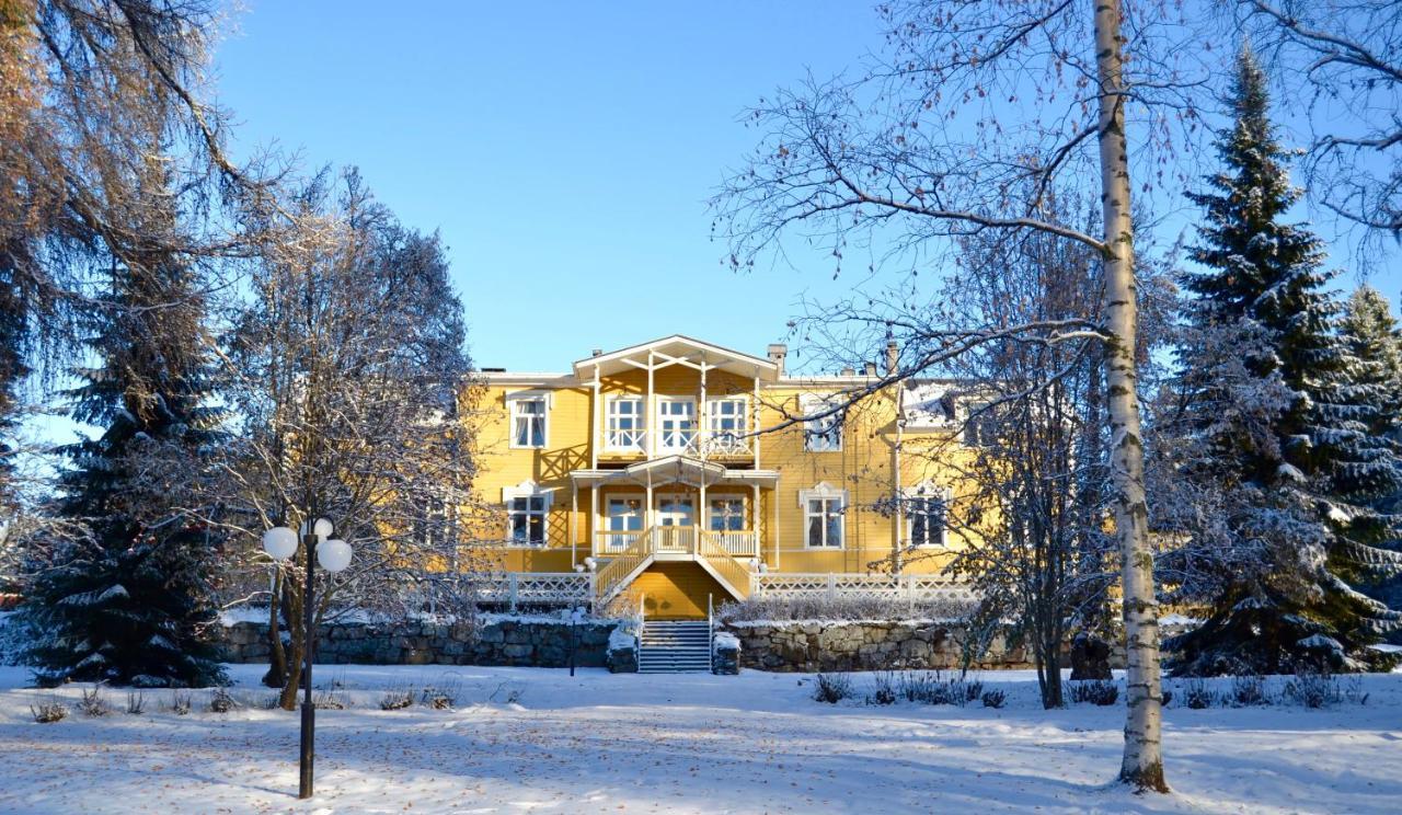 Karolineburg Manor House Hotel Каяани Экстерьер фото