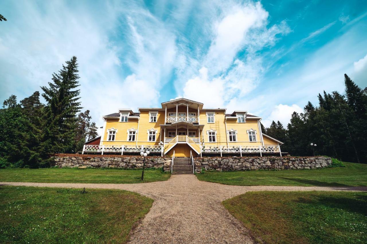 Karolineburg Manor House Hotel Каяани Экстерьер фото