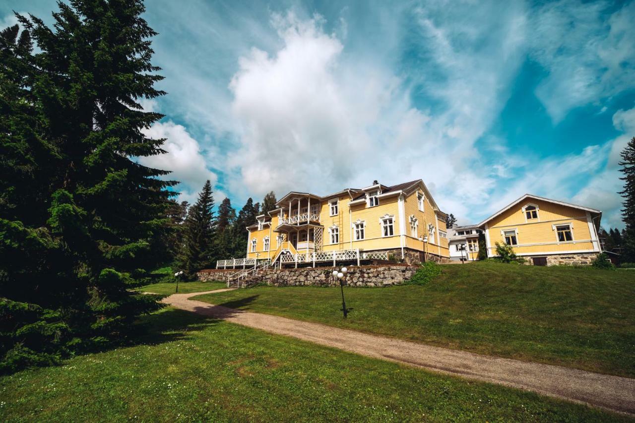 Karolineburg Manor House Hotel Каяани Экстерьер фото